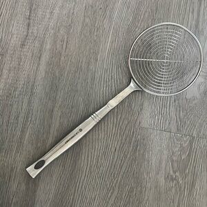 Le Creuset Révolution Wire Skimmer